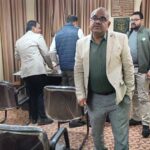 क्षेत्रीय आयुर्वेदिक एवं यूनानी अधिकारी कार्यालय का डीएम ने किया औचक निरीक्षण, छह स्वास्थ्यकर्मी अनुपस्थित