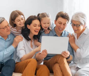 happy-loving-family-