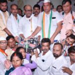 स्व. अब्दुल मन्नान की प्रथम जन्म जयंती पर महिलाओं को सिलाई मशीन एवं साड़ियों का वितरण किया गया,  प्रदेश अध्यक्ष अजय राय मुख्य अतिथि के रूप में शामिल रहे